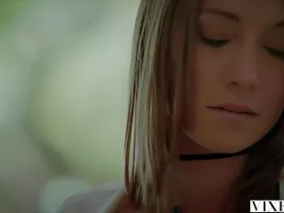 Latin erotik gizli porno Kadın Deri Sandalyeye Sıkışmış