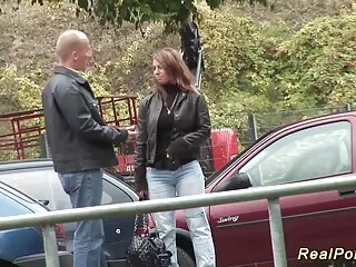 Kolejden genç bir kadın geldi ve Olgun bir erkeği anal sekse meyletti. liseli gizli sexs
