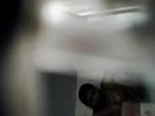 Soyunma odasında çıplak gizli porno amatör ve gizli kameradan habersiz kızlar