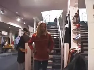 Jayden Jaymes seks gizli yemek programının büyük memeli sunucusu canlı sikiliyor